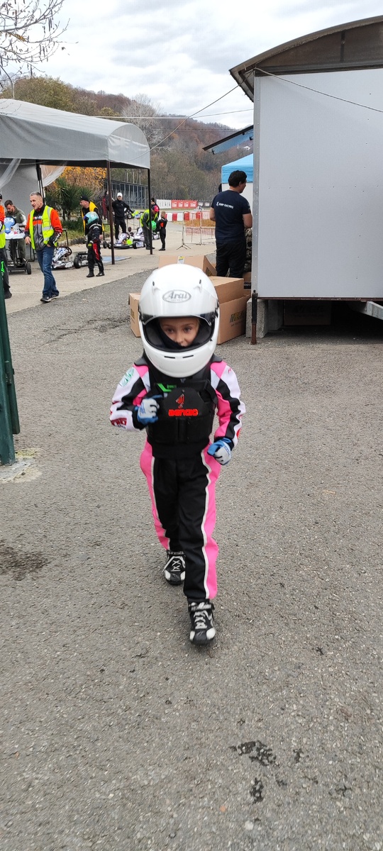 Сама серьезность, идет после заезда.