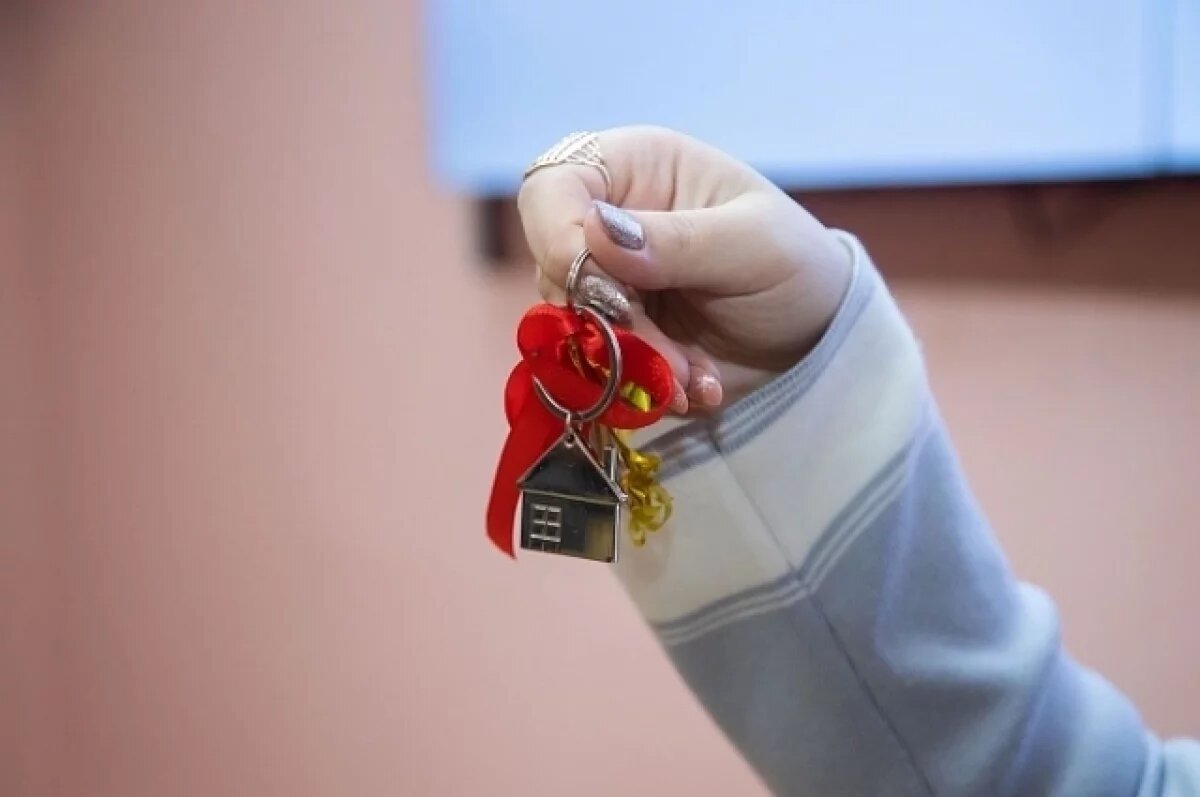    Почти 400 тульских детей-сирот обретут в уходящем году жильё