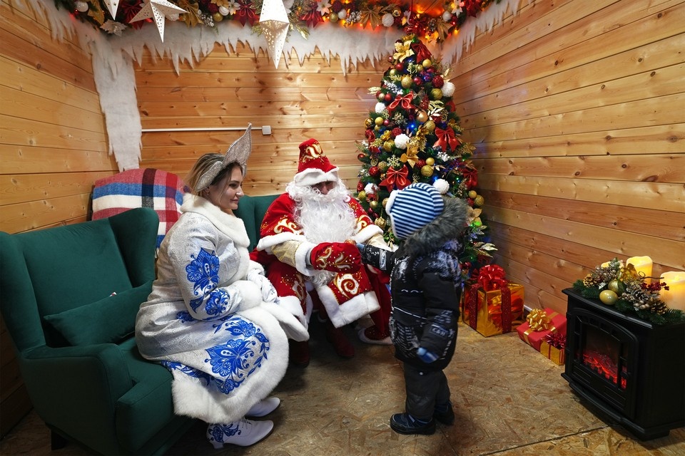   В Мариуполе открылась резиденция Деда Мороза Александр ИВАНОВ