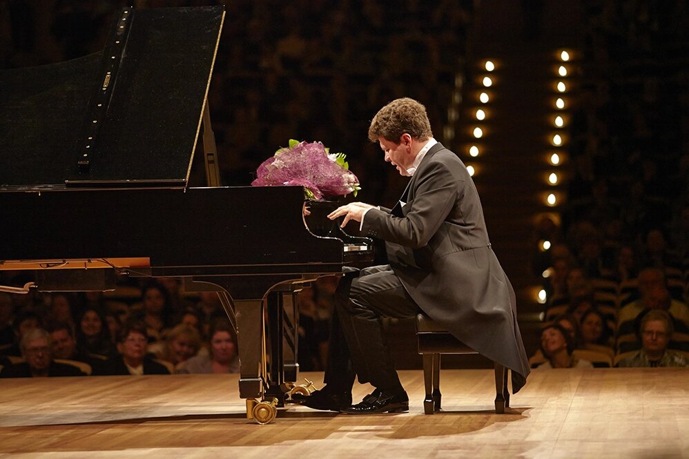    Денис Мацуев: «Я часто выступаю в «Филармонии-2» и знаю, что этот зал всегда полон, люди уже привыкли ходить сюда на концерты классической музыки». Фото: Пресс-служба Московской филармонии