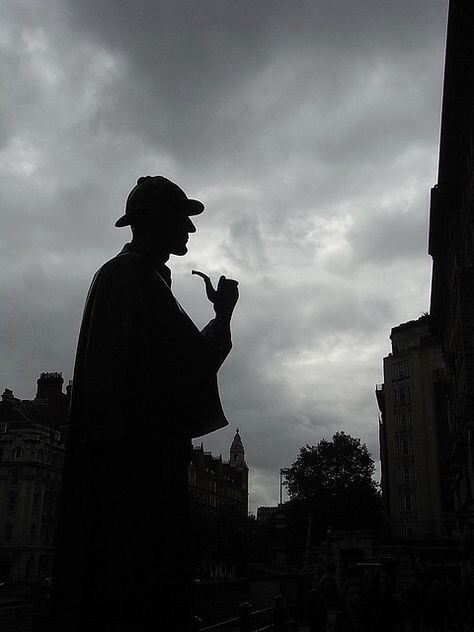 16 марта 2004 года в Лондоне были обнаружены личные бумаги сэра Артура Конан Дойла. По прошествии стольких годов, он, как герой его романов Шерлок, напоминает о себе.