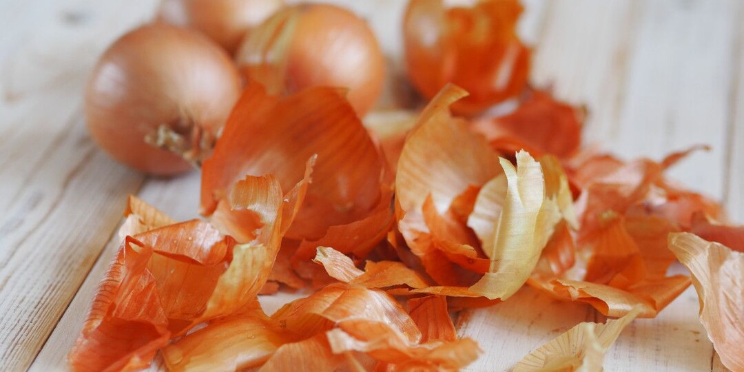 Использование луковой шелухи в домашних условиях.