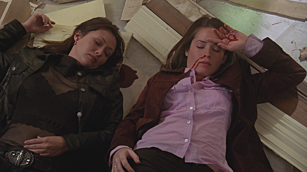 Кадр из 3х22 "All Hell Breaks Loose".