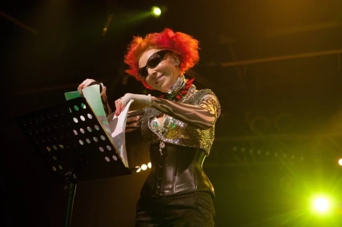    Mash: певица Жанна Агузарова приостановила выступления