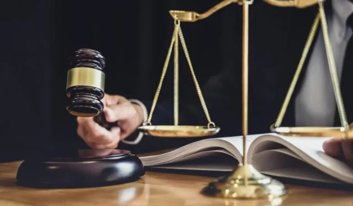     Молоток судьи. Источник: unews24.ru Автор фото: Евгений Манченко