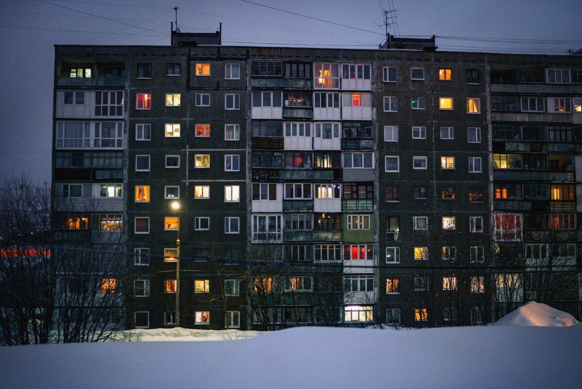 Всегда радуюсь, когда вижу на окнах гирлянды, звезды и фонарики