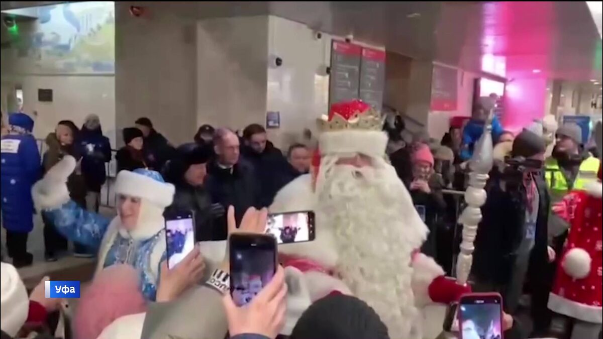    Более 8,5 тысяч уфимцев посетили поезд Деда Мороза