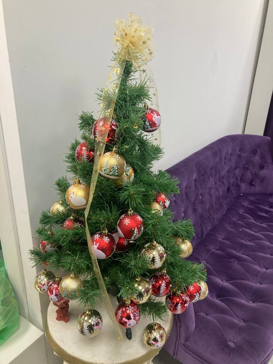 диванчик для вас, у Елочки))) 🎄 