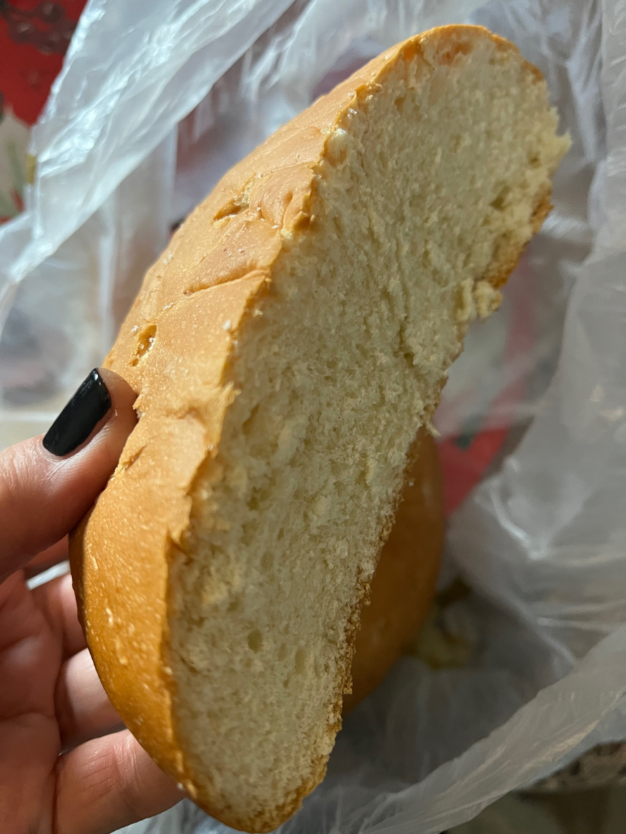 Их специально заказывают в пекарне. Фото автора.