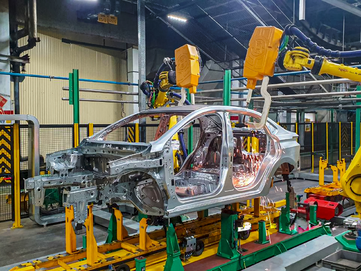 LADA Iskra - сварка кузова новой модели