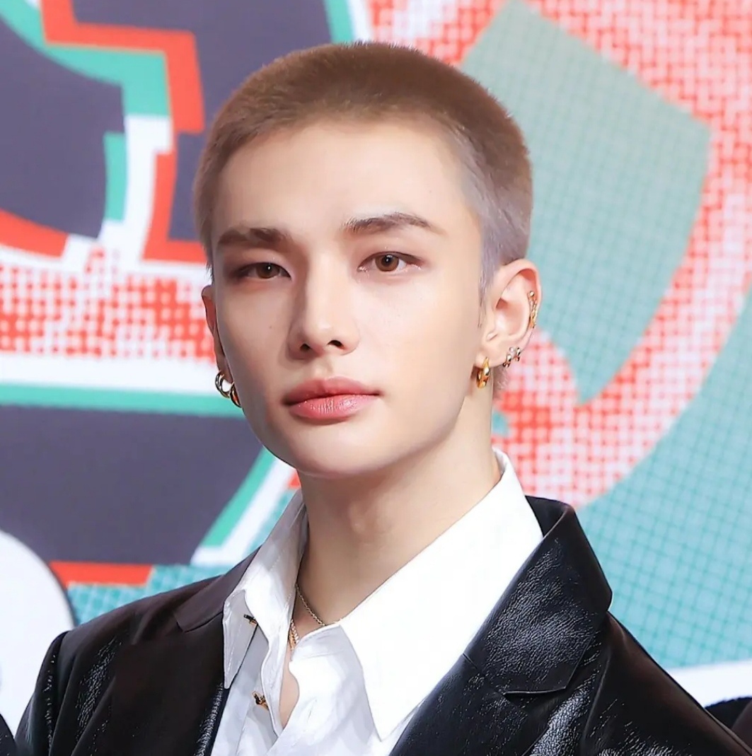 Стало! Теперь это молодой аристократ! А какова посадка головы! 