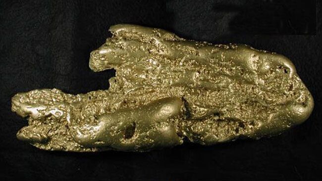 На фото: самородок «Рука судьбы»