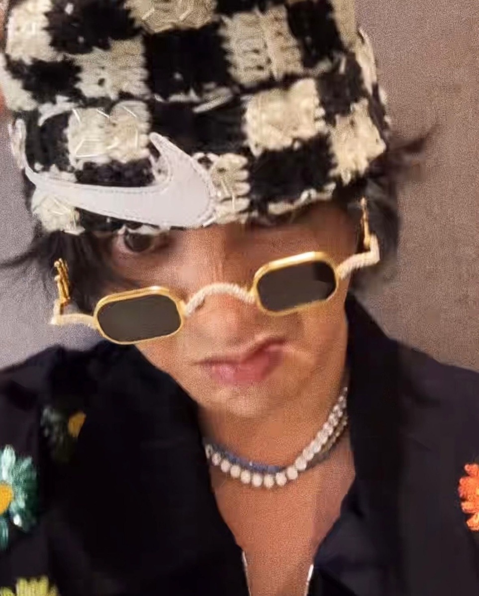    G-DRAGONСоцсети