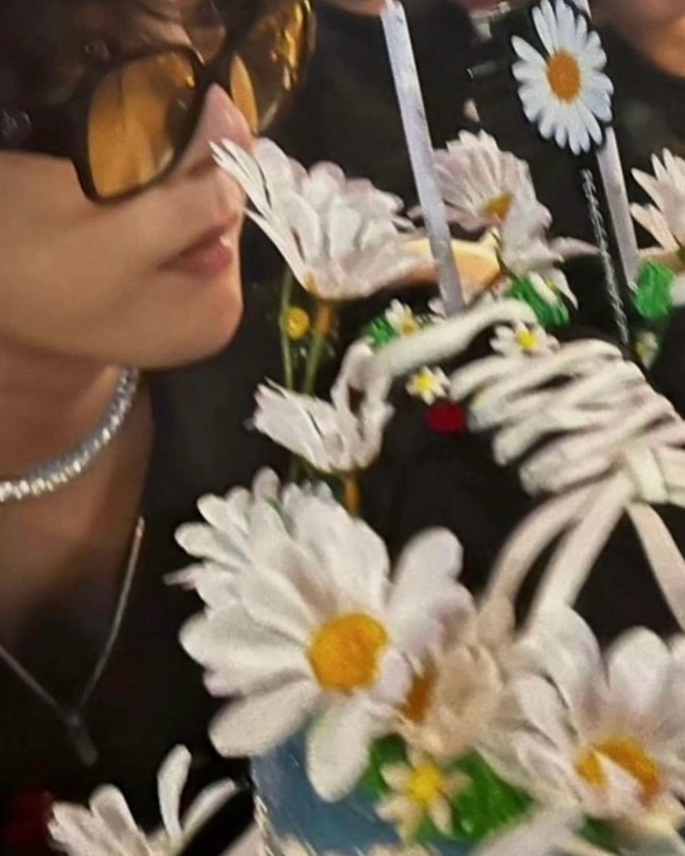    G-DRAGONСоцсети