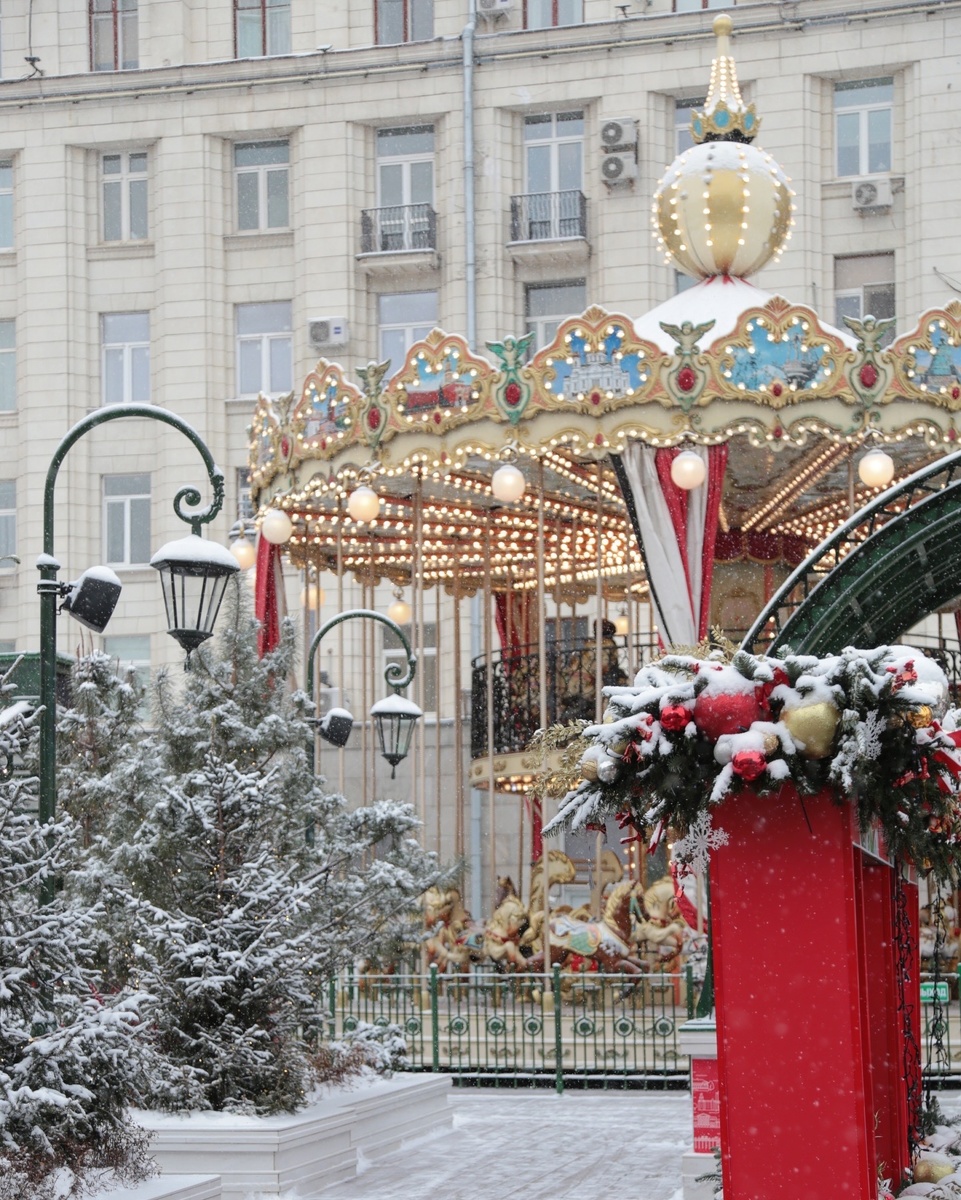 Карусель на Тверской. Фото автора