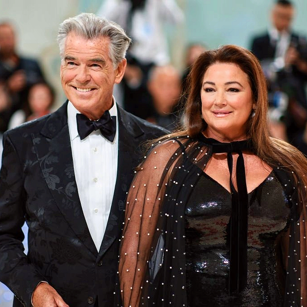 Пирс Броснан и Кили Шэй Броснан на ежегодном гала-концерте «Met Gala», 2023 г