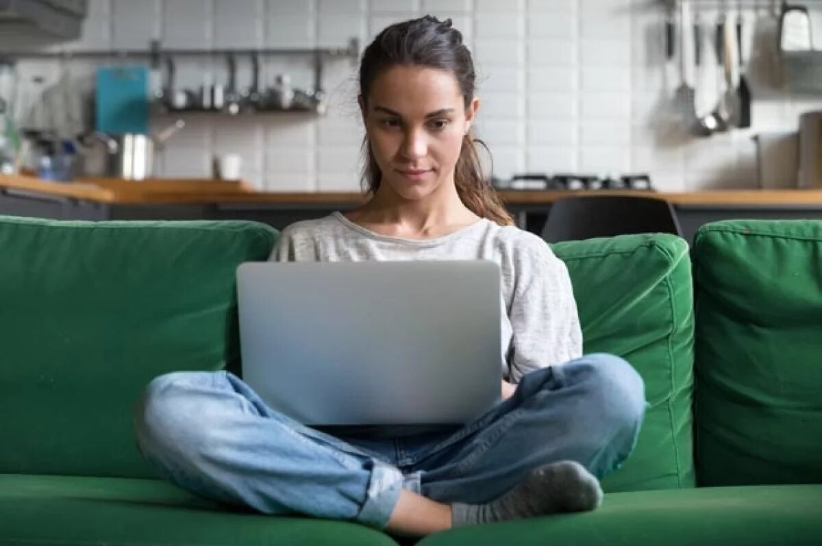    Интерес петербуржцев к сервисам по поиску работы вырос на треть