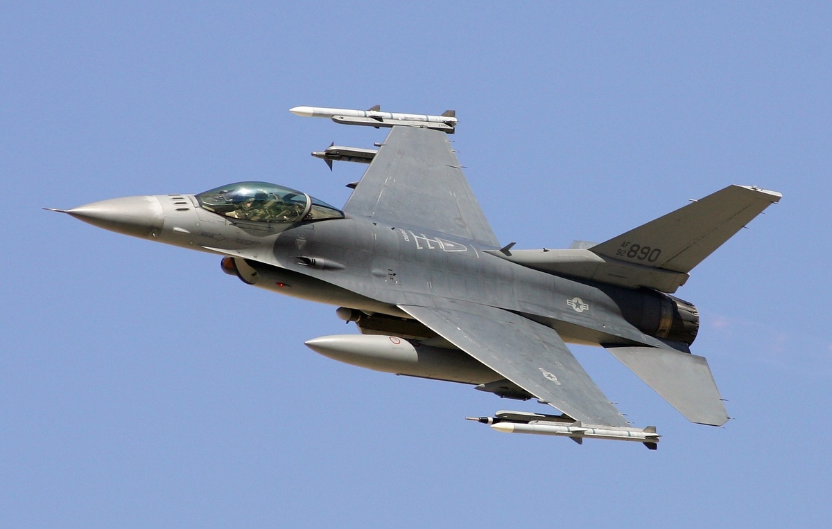    Самолет F-16  Ethan Miller/Getty Images, архив
