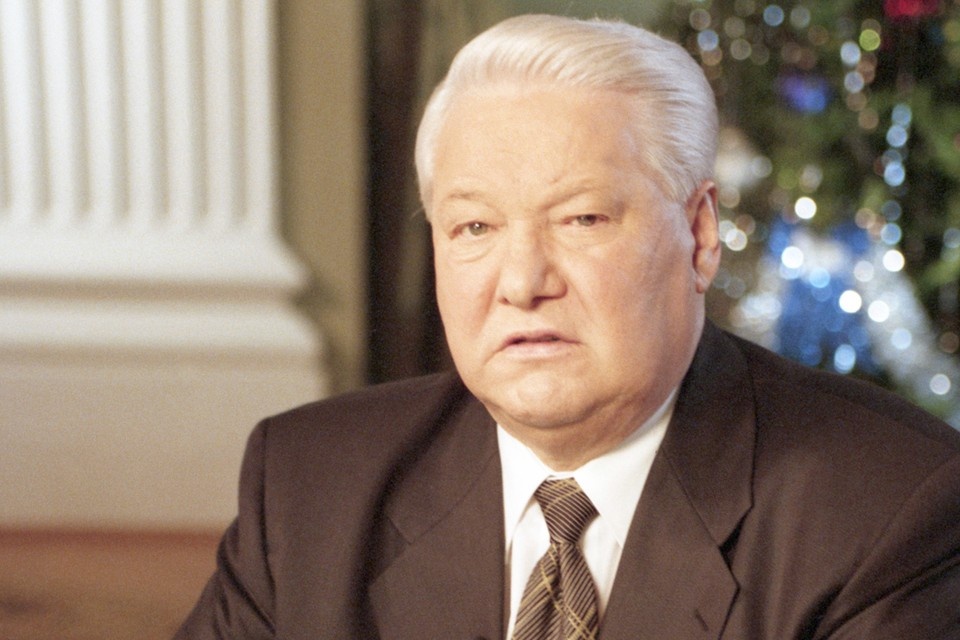    Фраза «Я устал. Я ухожу» стала мемом. Но Ельцин 31 декабря 1999 года ее... не произносил фотохроника ТАСС.
