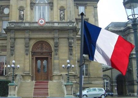    «Одно из бесчисленных доказательств лицемерия». Что говорят о предложении Франции решать судьбу Украины без украинской власти?