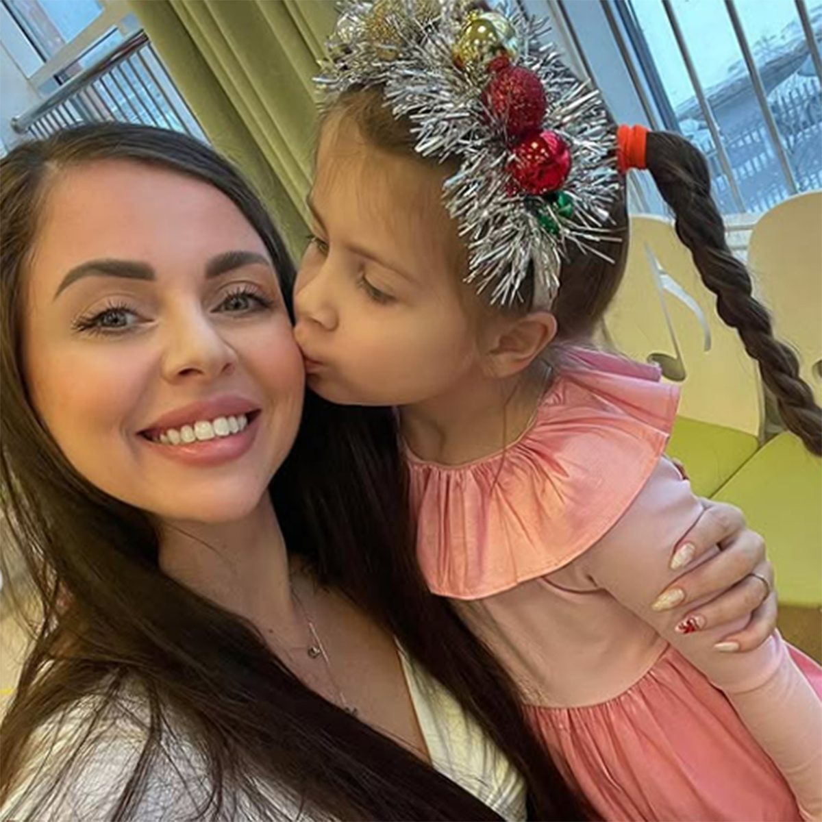 Ольга Рапунцель с младшей дочкой Софией. Фото: соцсети Ольги Рапунцель