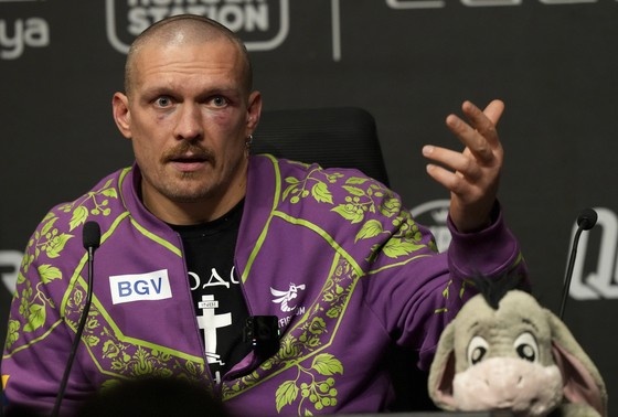    Александр Усик