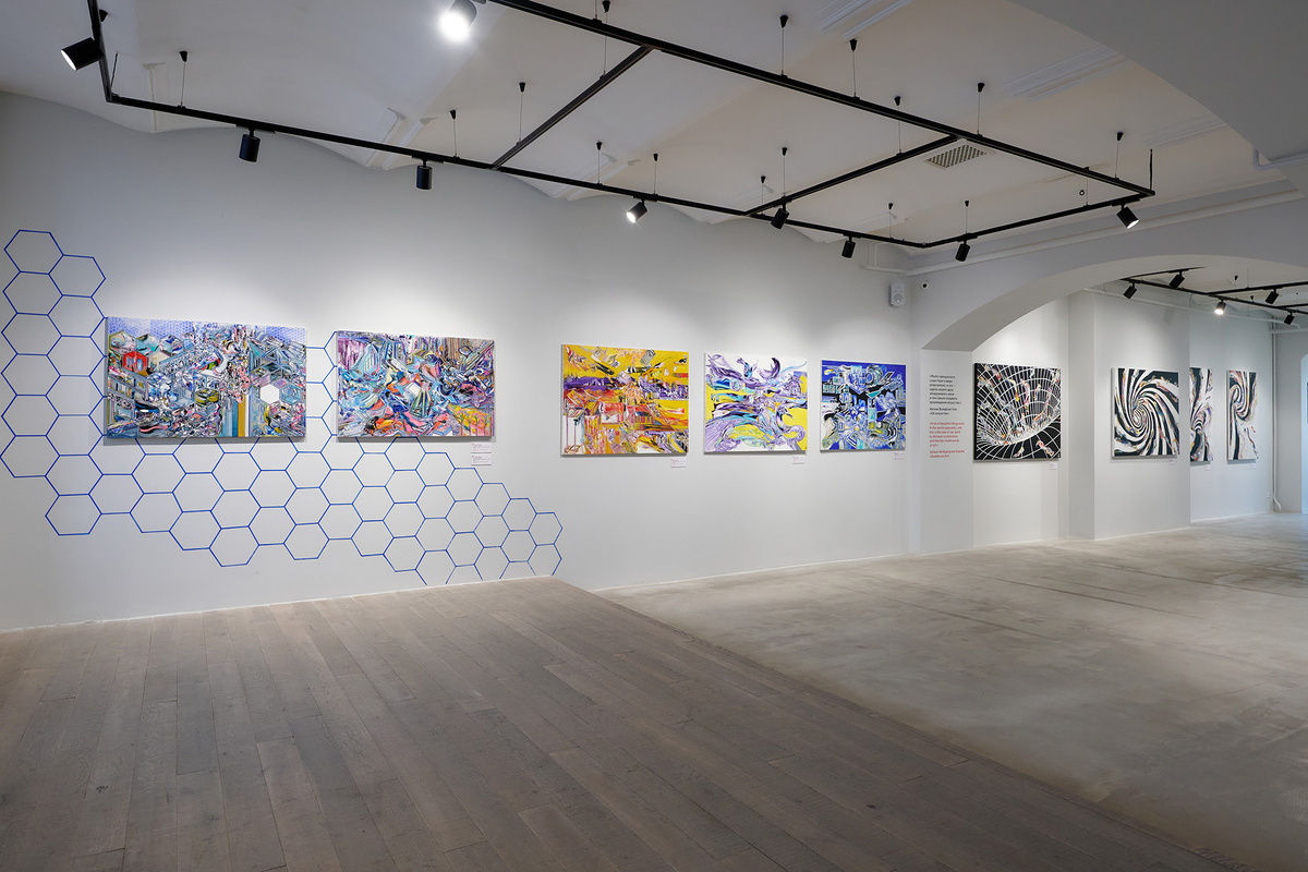    Экспозиция выставки «Абстрактное мышление»