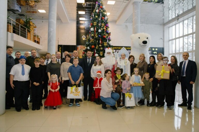    Сотрудники «Оренбургнефти» поздравили детей и организовали для них «Елку желаний» Андрей Севостьянов