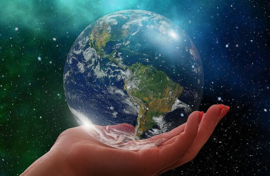 Земля на ладони. Из открытых источников.