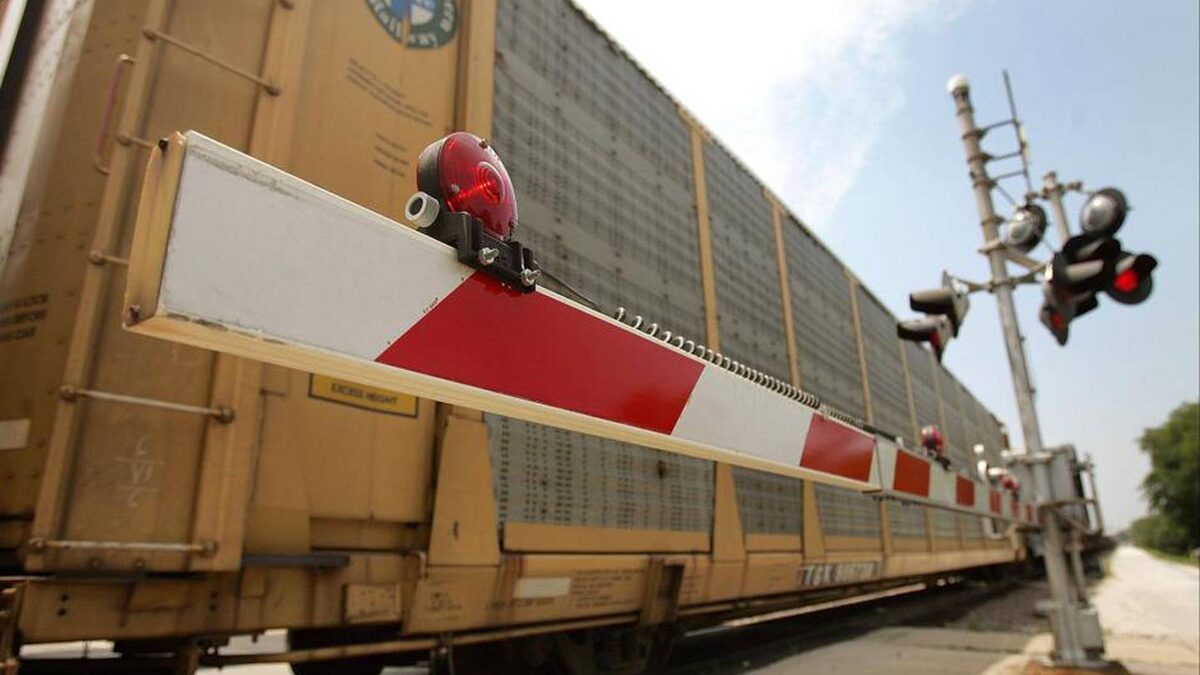    Опасность на рельсах: почему не стоит рисковать при переходе ЖД путей