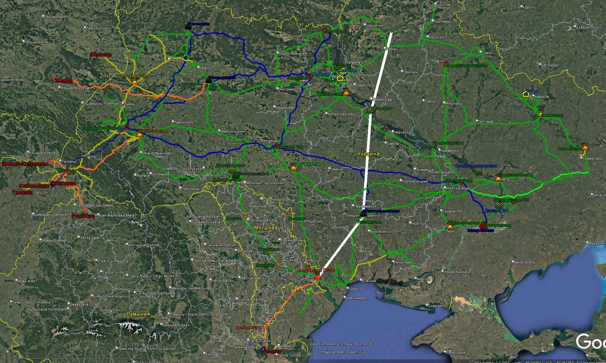 Синий цвет – 750 кВ, рыжий – 400 кВ, зелёный – 330 кВ, салатовый – ВЛ 750 кВ предположительно работающие на 330 кВ, жёлтый – 220 кВ. Значками показаны зарубежные ПС и основная генерация. Белая линия – условное сечение Восток – Запад