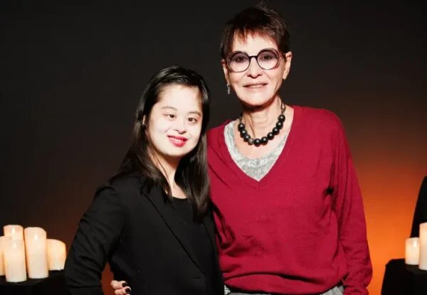    Ирина Хакамада с дочкой. Фото: ТВЦ