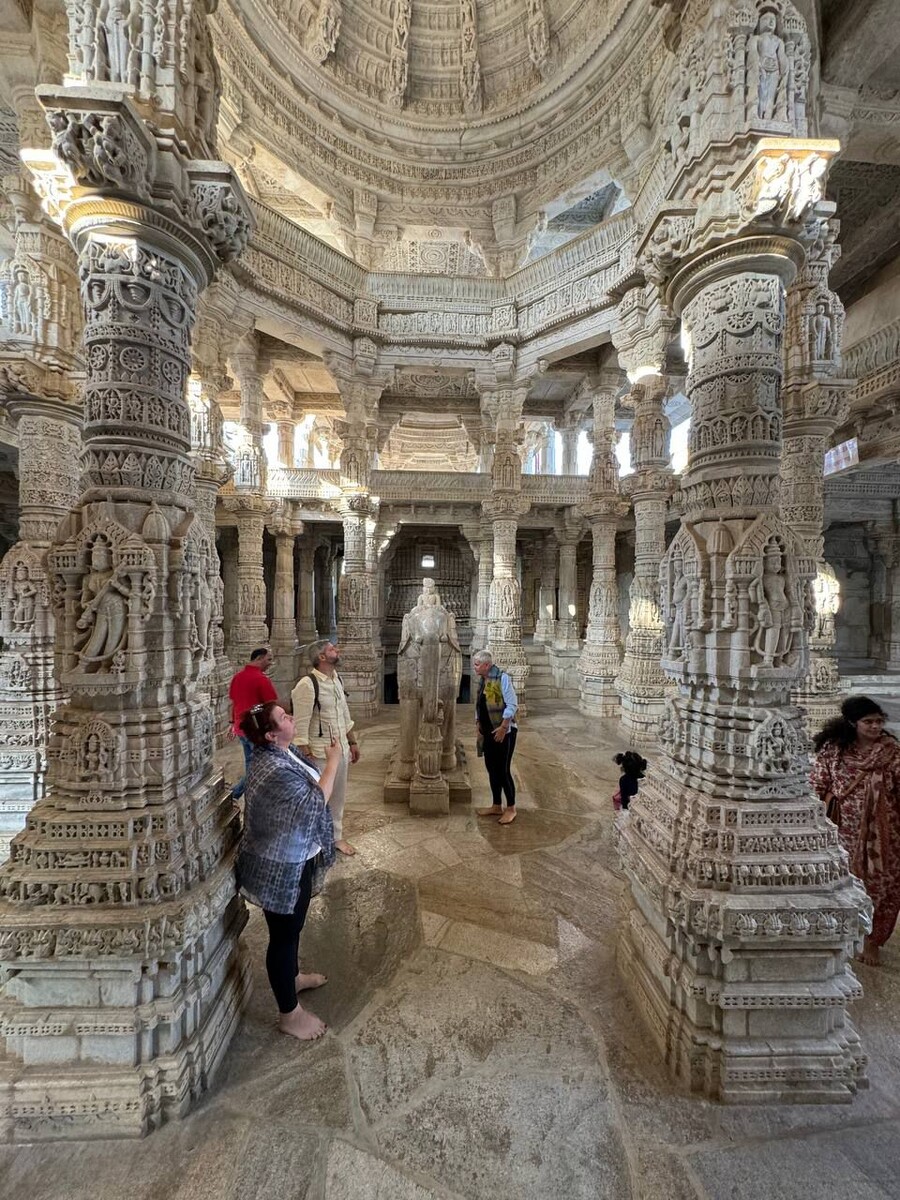 Храм Чатурмукха Адинатх