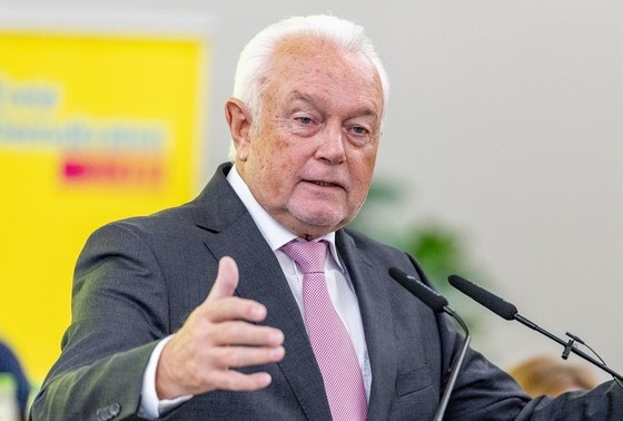    Вольфганг Кубикки