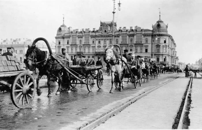 Извозчики на улицах Москвы