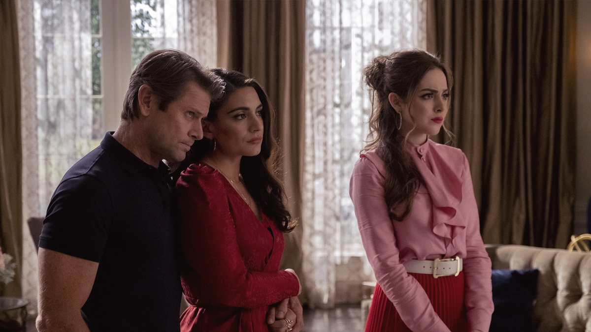 Скрин из сериала "Династия"