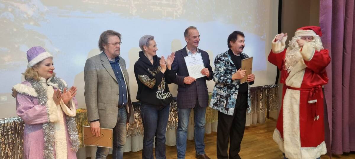 И.Епифанова (Снегурочка), Н.Сахаров, К.Кастор, Ю.Торсуев, Т. Миронов и О. Перанов 