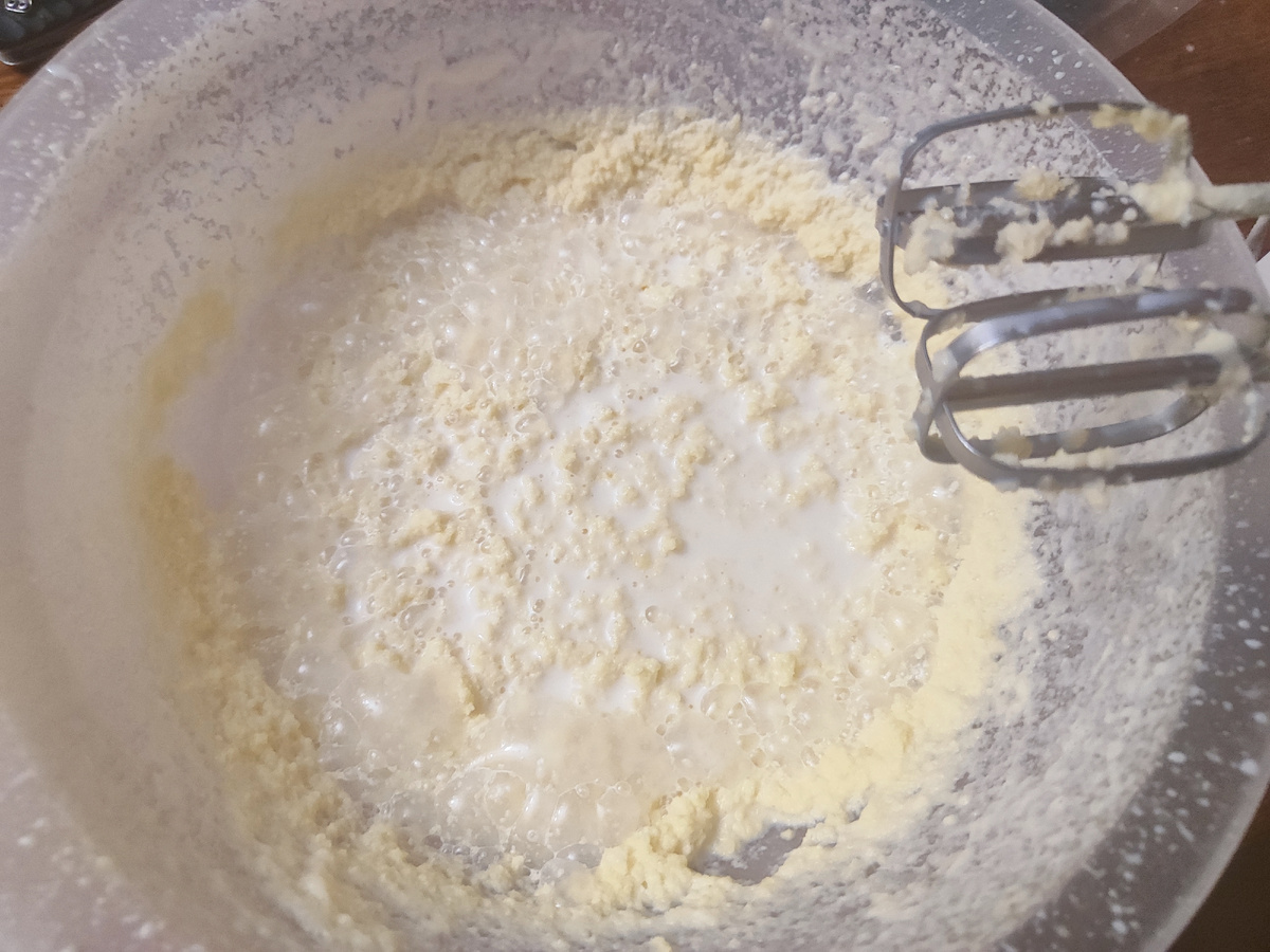 Вот так выглядит, отделившееся от сливок, масло