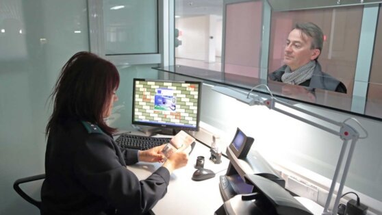    МИД напомнил об изменении в 2025 году сроков пребывания в РФ иностранцев без виз Андрей Галкин