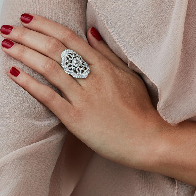 Кольцо Garrard Tudor Rose из белого золота с бриллиантами