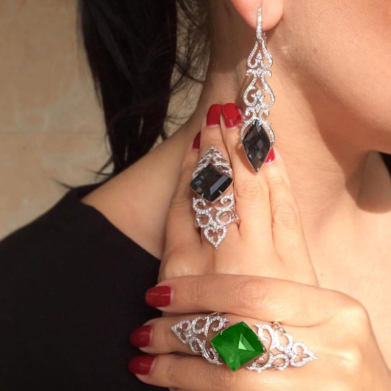 Кольца и серьги Stephen Webster Belle Epoque из белого золота с гематитом, агатом, кварцем и бриллиантами