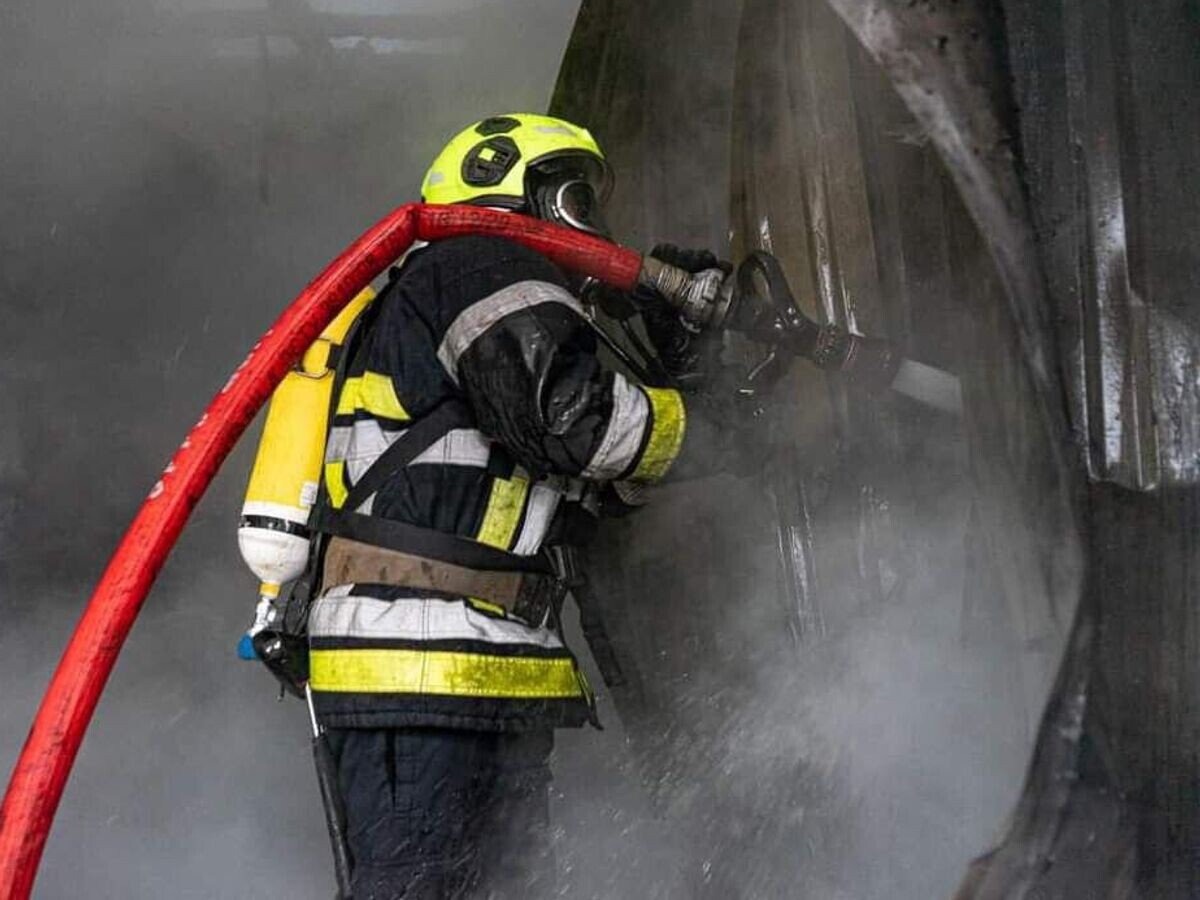    Сотрудник пожарной службы Украины