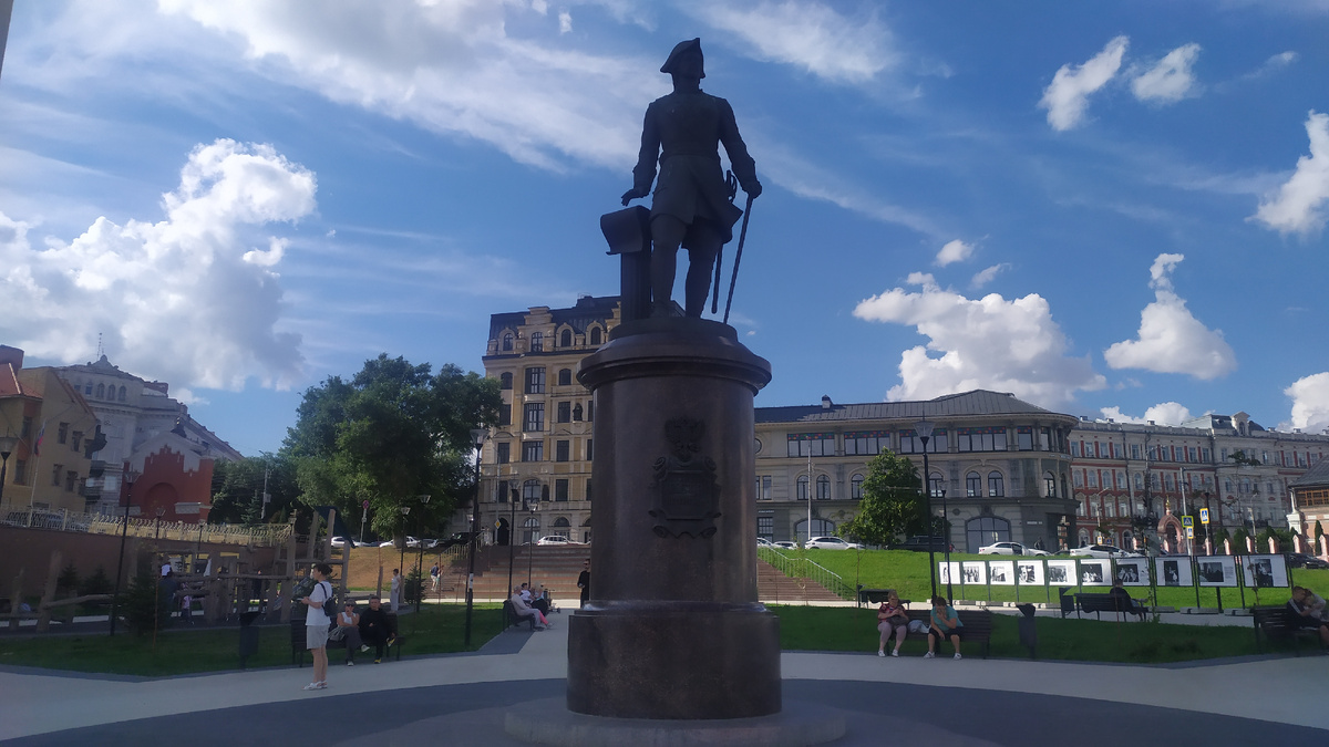 Саратов. Площадь Петра Первого. Фото автора