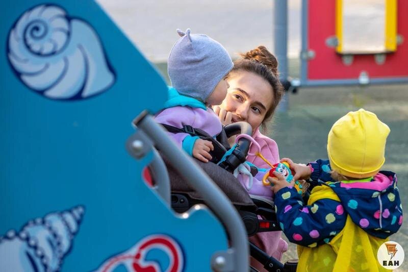    ЕАН. Власти призвали рожать детей в 21-23 года