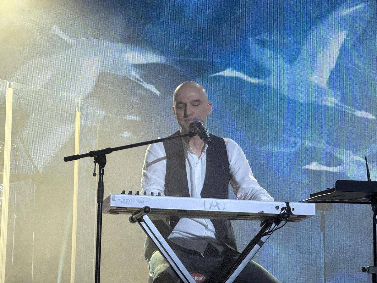 "Журавли" без ностальгических слёз слушать невозможно.