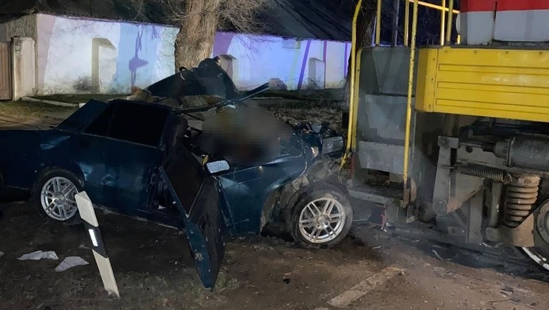    Легковушка попала под поезд в Светлограде Фото: УГИБДД по Ставропольскому краю