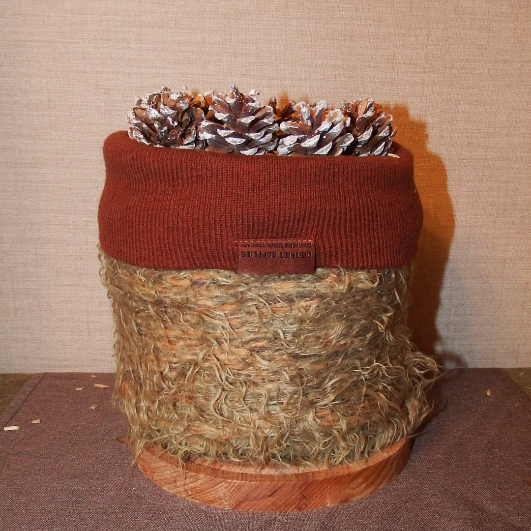 Так все начиналось. С шарфа и шапки...