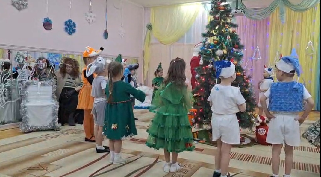 На празднике 