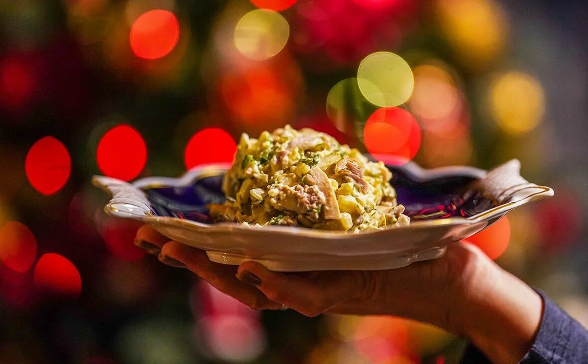 Конечно, мы не голодаем перед Новым годом, но то, что планируется на столе, из меню исключаем)