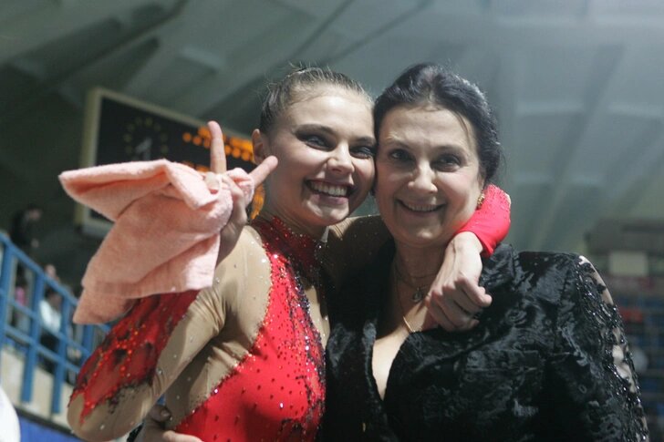 Сейчас Кабаева сама воспитывает подрастающих спортсменок